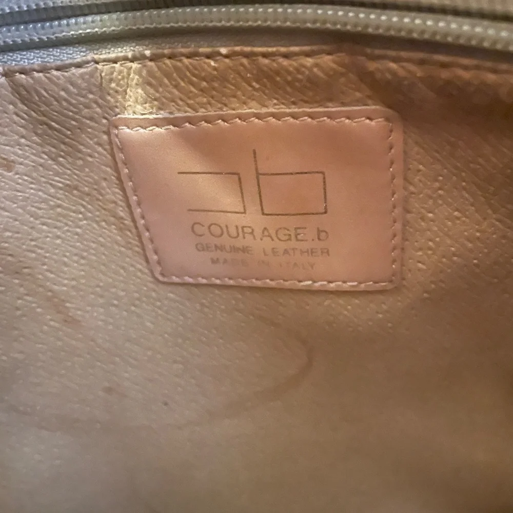 Made in Italy pebbled leather Courage B convertible bag - Picture 4 of 10